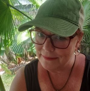 Meet your Posher, Cynthia